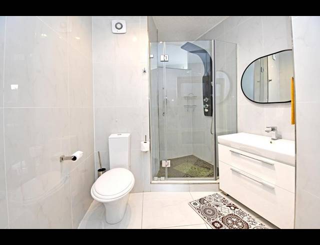 1 BEDROOM APARTMENT FOR SALE IN SANDHURST